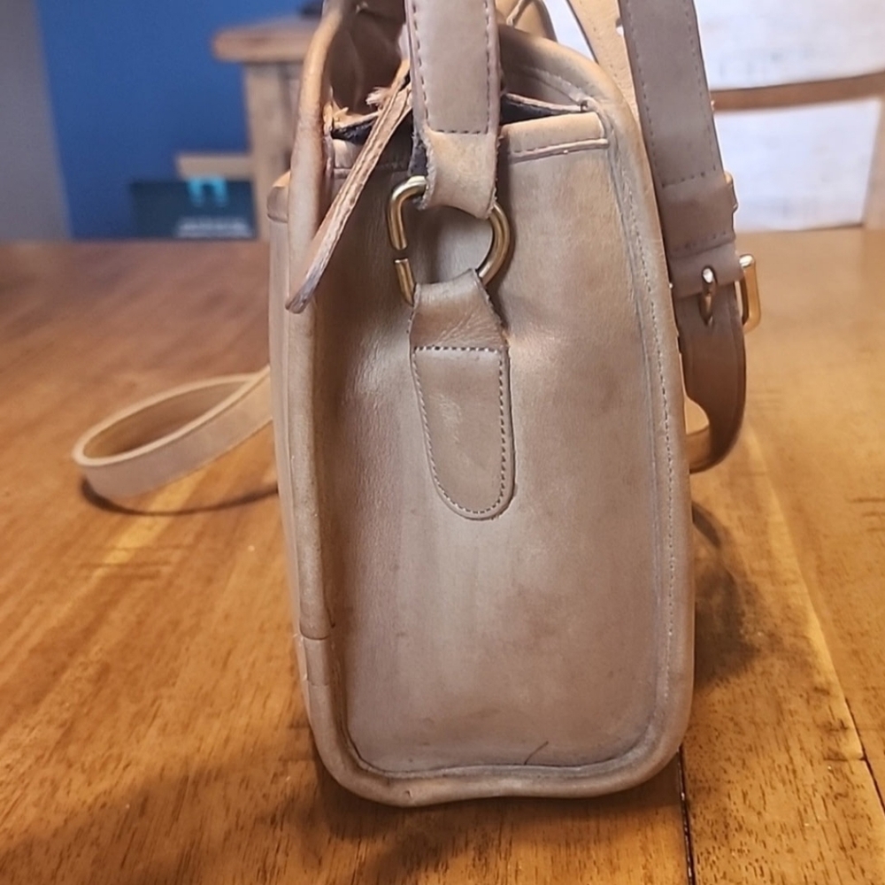 Coach  Brighton Putty Vintage  80's Leather Belt Bag - Picture 5 of 15